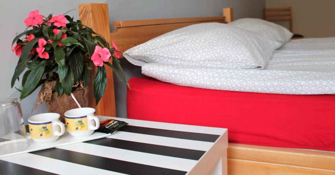 Liepu Hostelis Lipawa Zewnętrze zdjęcie